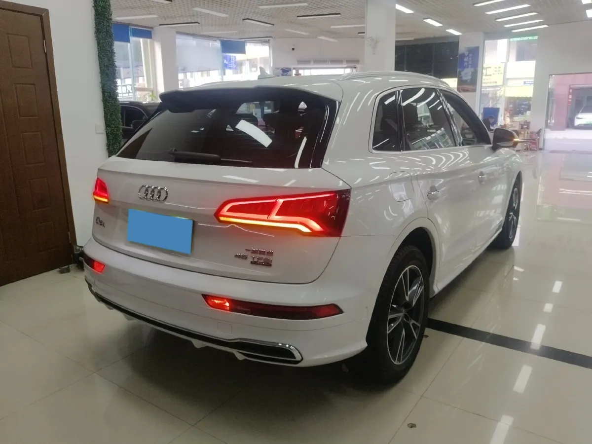 2020 Audi Q5L 2.0T 252HP L4 7DCT,autocango,china used car exporter,china ev exporter,chinese used car exporter,chinese used ev exporter