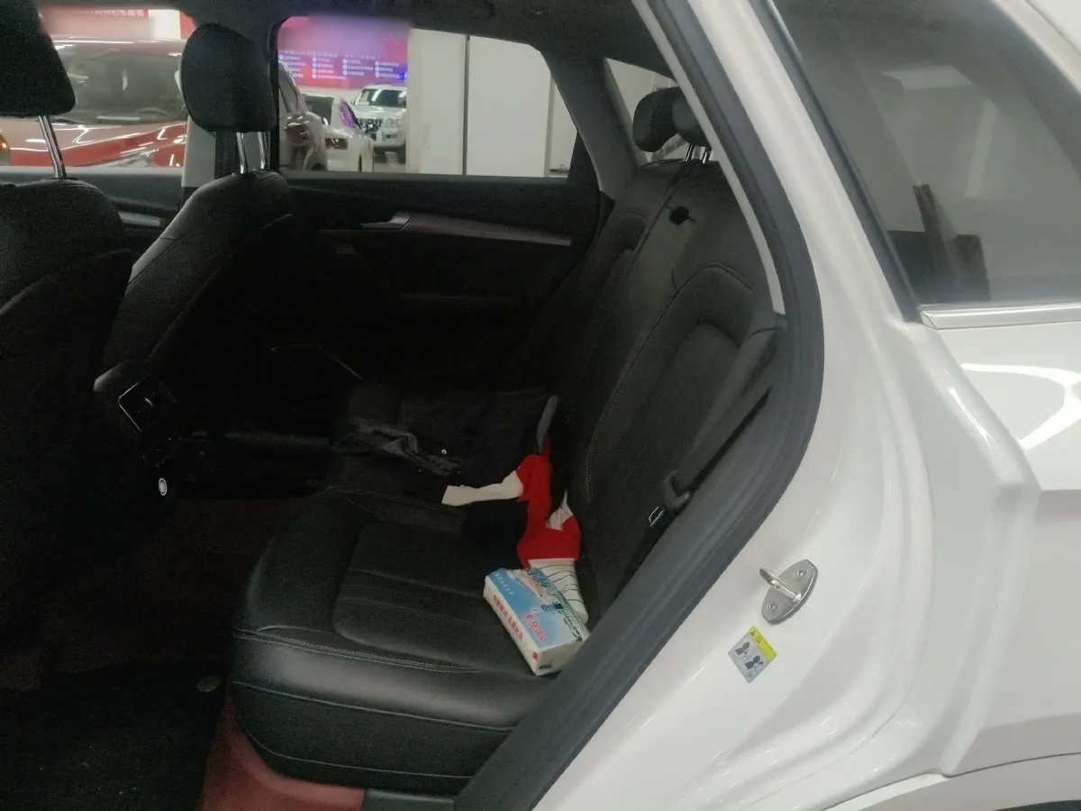 2020 Audi Q5L 2.0T 252HP L4 7DCT,autocango,china used car exporter,china ev exporter,chinese used car exporter,chinese used ev exporter