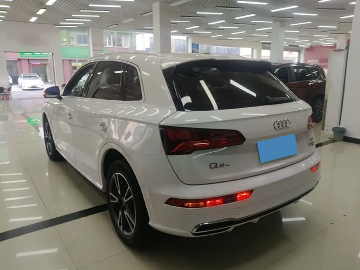 2020 Audi Q5L 2.0T 252HP L4 7DCT,autocango,china used car exporter,china ev exporter,chinese used car exporter,chinese used ev exporter