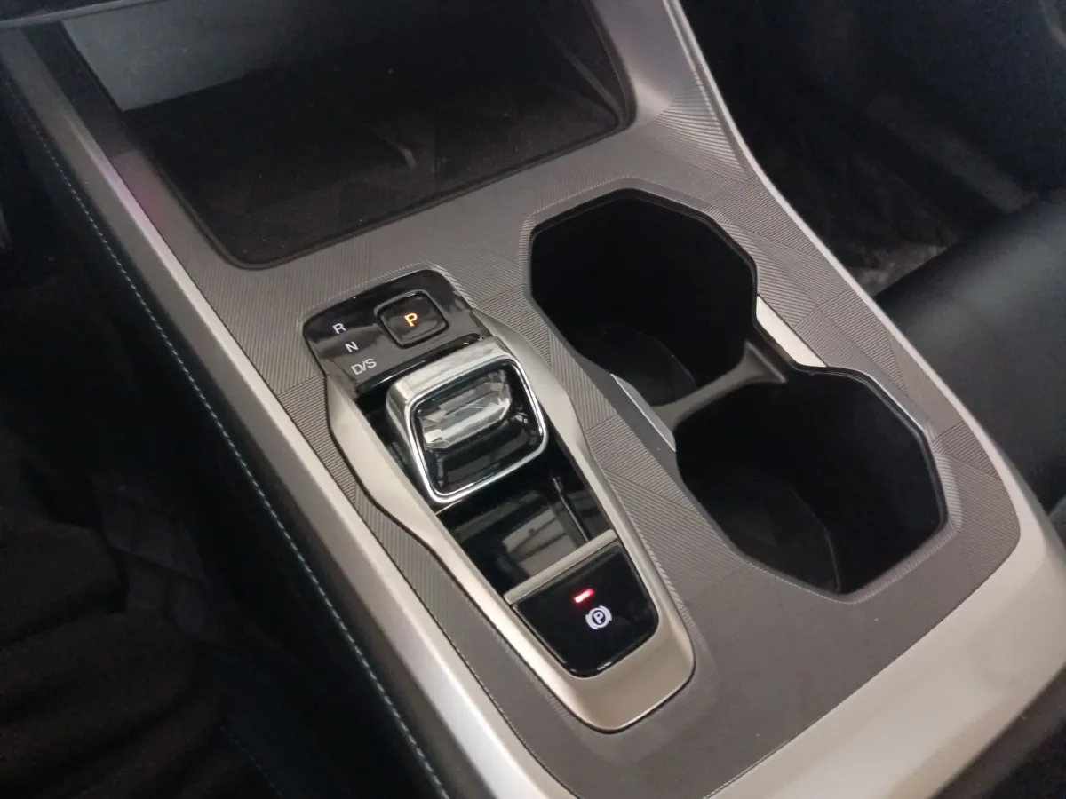 2025 GAC Trumpchi GS3 1.5T 177HP L4 7DCT,autocango,china used car exporter,china ev exporter,chinese used car exporter,chinese used ev exporter