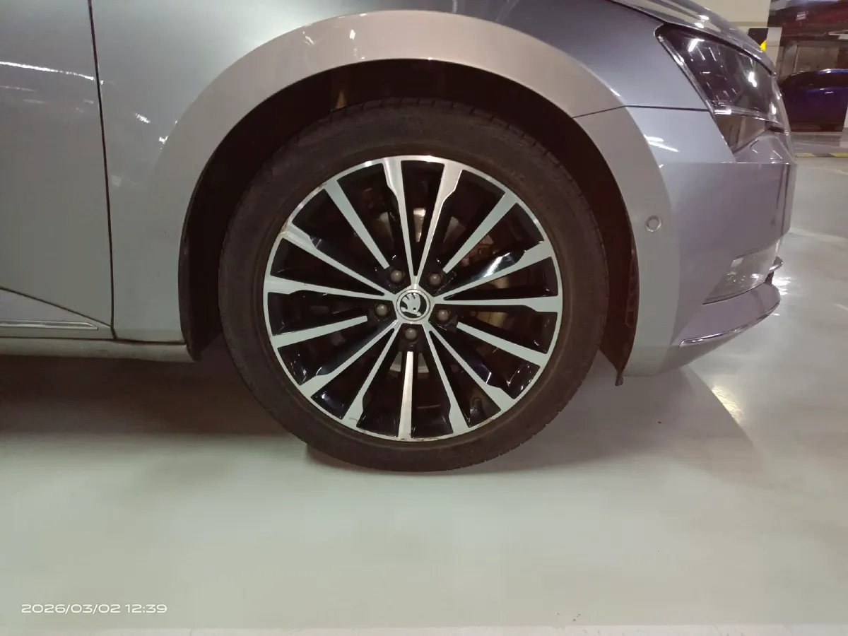 2016 Skoda Superb 1.8T 180HP L4 7DCT,autocango,china used car exporter,china ev exporter,chinese used car exporter,chinese used ev exporter