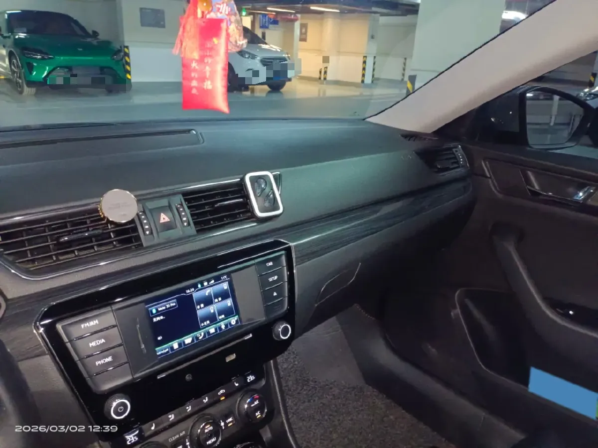 2016 Skoda Superb 1.8T 180HP L4 7DCT,autocango,china used car exporter,china ev exporter,chinese used car exporter,chinese used ev exporter