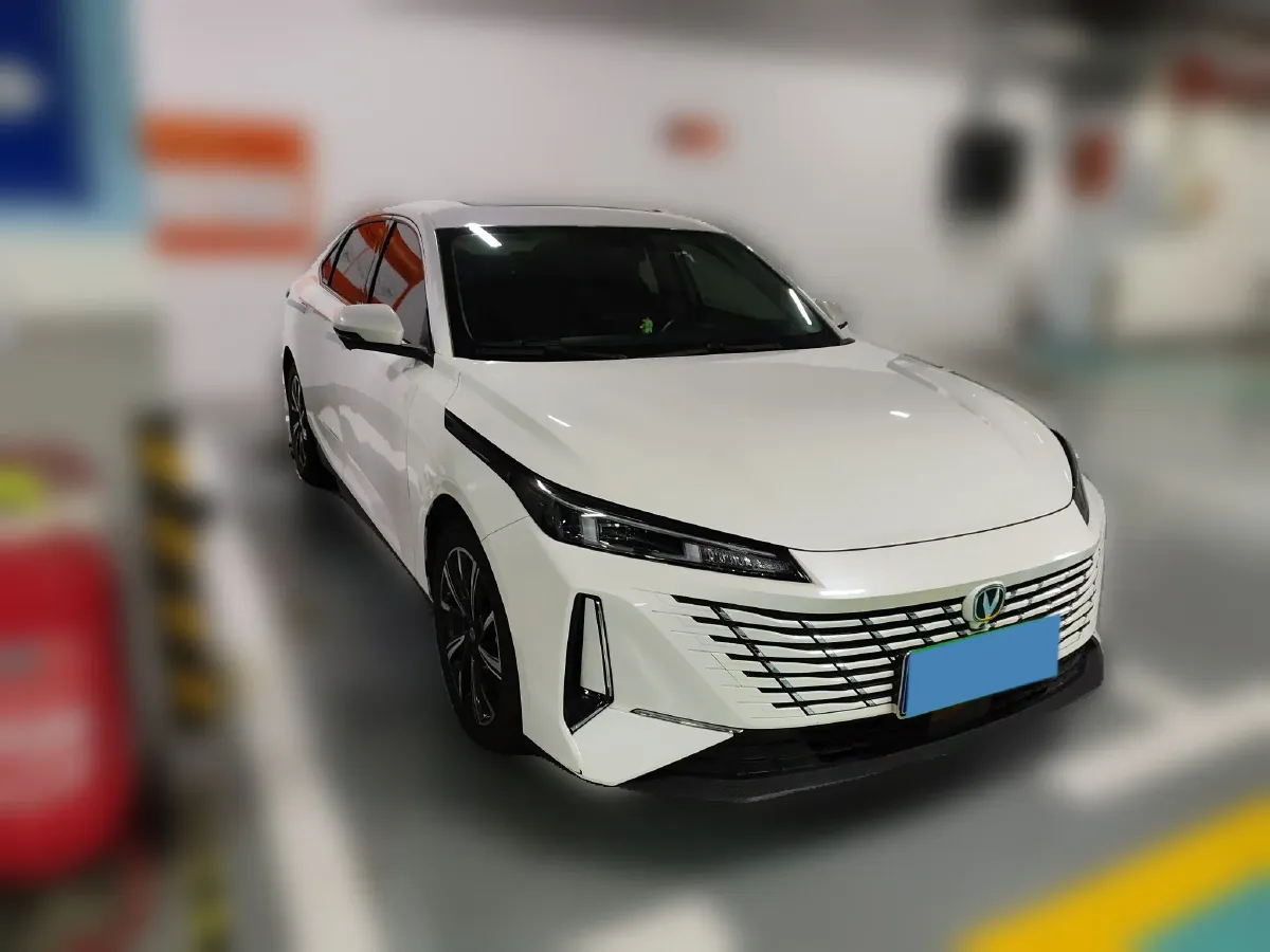 2024 ChangAn Eado 1.5T 170HP L4 7DCT,autocango,china used car exporter,china ev exporter,chinese used car exporter,chinese used ev exporter