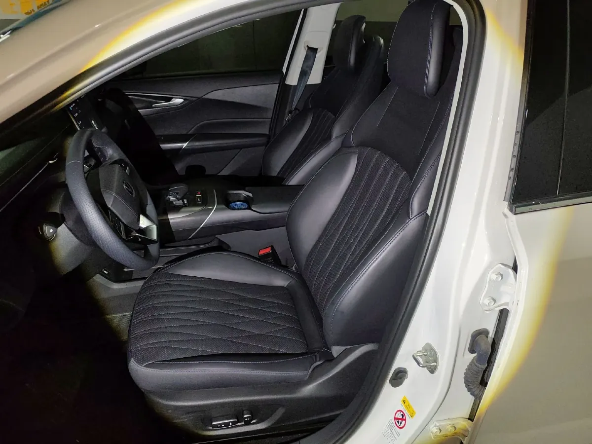 2024 ChangAn Eado 1.5T 170HP L4 7DCT,autocango,china used car exporter,china ev exporter,chinese used car exporter,chinese used ev exporter