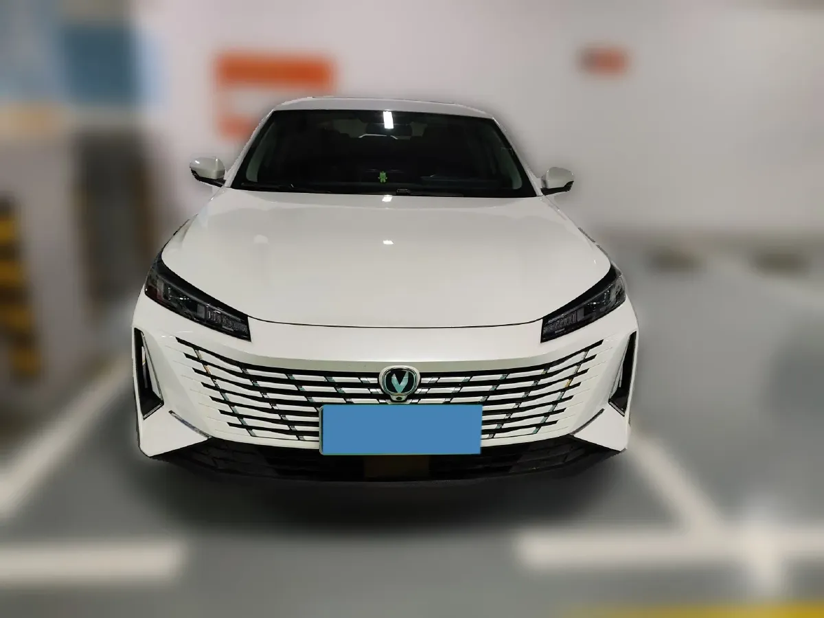 2024 ChangAn Eado 1.5T 170HP L4 7DCT,autocango,china used car exporter,china ev exporter,chinese used car exporter,chinese used ev exporter