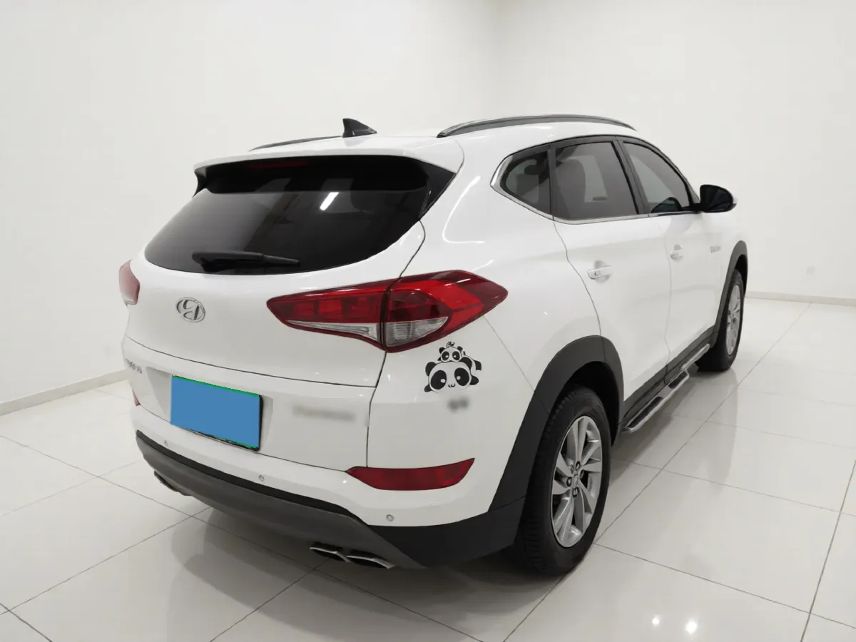 2018 HongQi H5 1.8T 186HP L4 6AT,autocango,china used car exporter,china ev exporter,chinese used car exporter,chinese used ev exporter