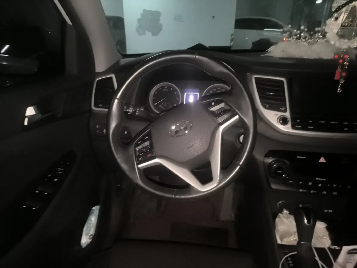 2018 HongQi H5 1.8T 186HP L4 6AT,autocango,china used car exporter,china ev exporter,chinese used car exporter,chinese used ev exporter