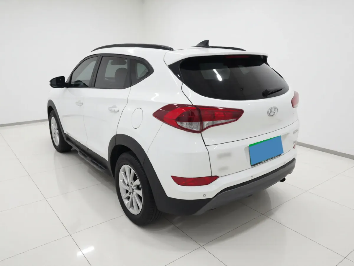 2018 HongQi H5 1.8T 186HP L4 6AT,autocango,china used car exporter,china ev exporter,chinese used car exporter,chinese used ev exporter