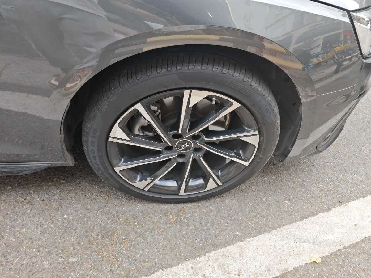 2023 Audi A4L 2.0T 190HP L4 7DCT,autocango,china used car exporter,china ev exporter,chinese used car exporter,chinese used ev exporter