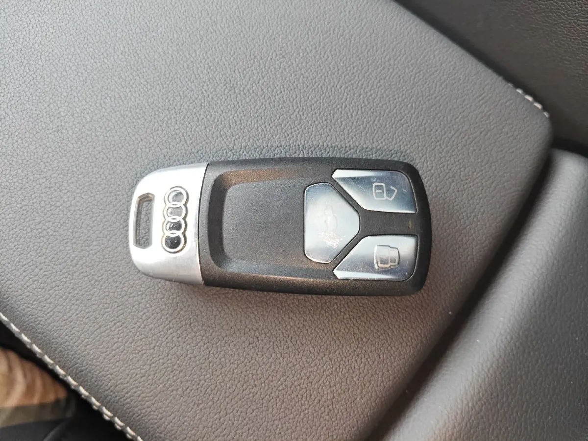 2023 Audi A4L 2.0T 190HP L4 7DCT,autocango,china used car exporter,china ev exporter,chinese used car exporter,chinese used ev exporter