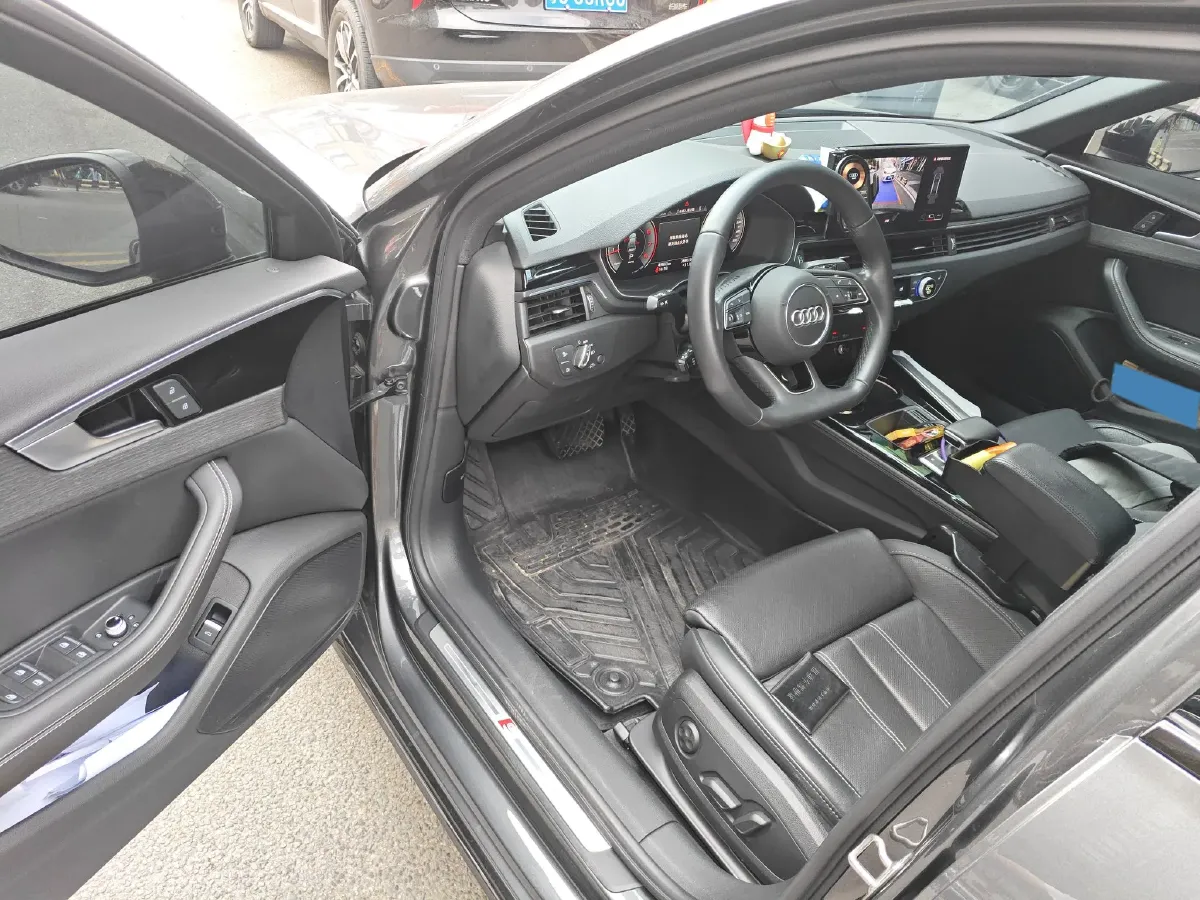 2023 Audi A4L 2.0T 190HP L4 7DCT,autocango,china used car exporter,china ev exporter,chinese used car exporter,chinese used ev exporter