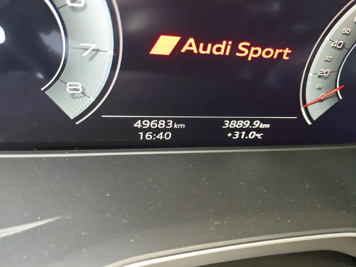 2023 Audi A4L 2.0T 190HP L4 7DCT,autocango,china used car exporter,china ev exporter,chinese used car exporter,chinese used ev exporter