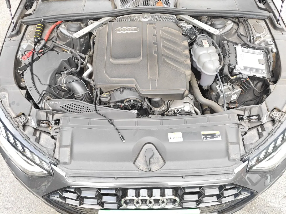 2023 Audi A4L 2.0T 190HP L4 7DCT,autocango,china used car exporter,china ev exporter,chinese used car exporter,chinese used ev exporter