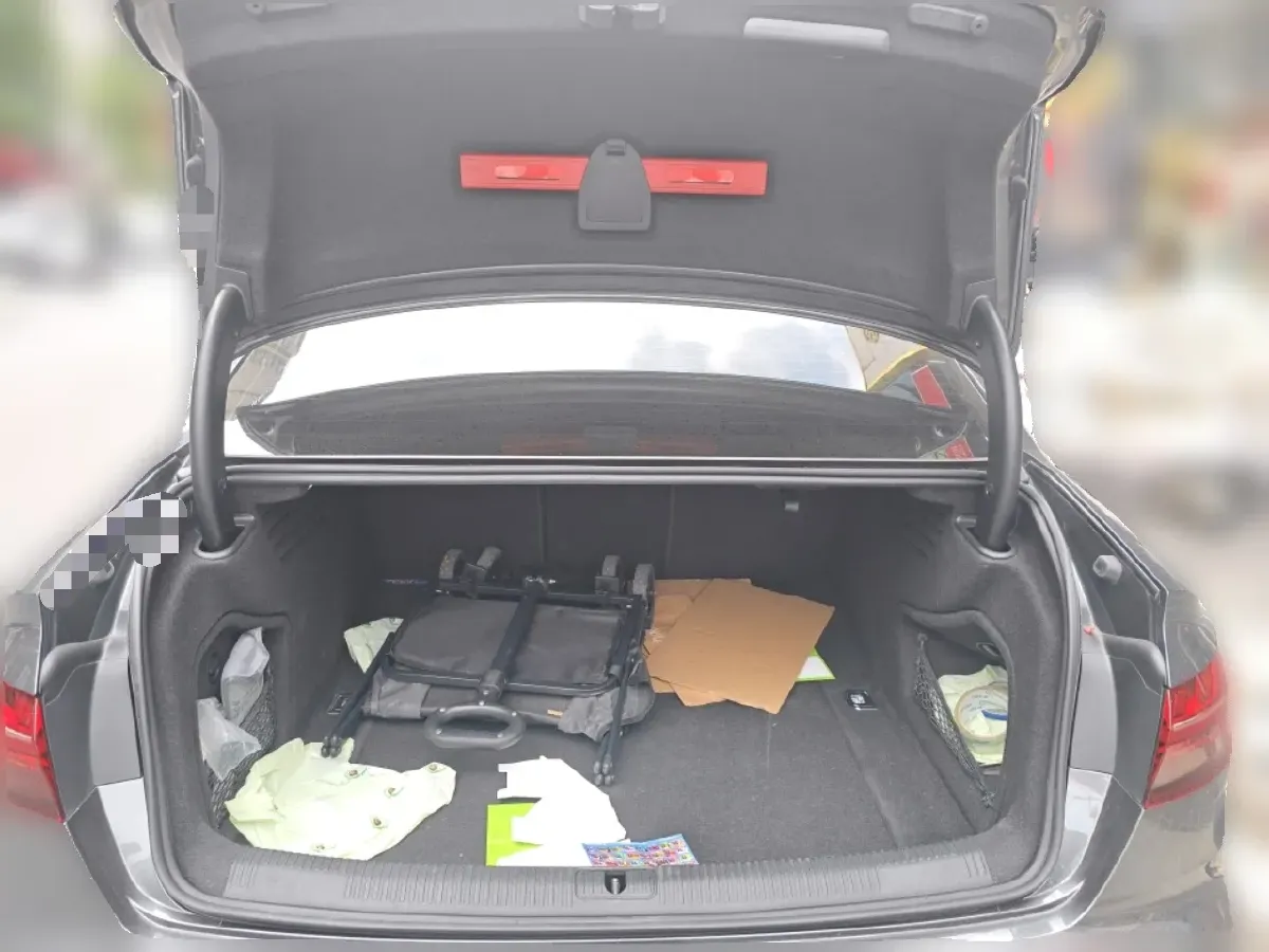 2023 Audi A4L 2.0T 190HP L4 7DCT,autocango,china used car exporter,china ev exporter,chinese used car exporter,chinese used ev exporter