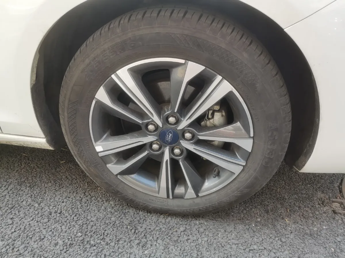 2021 Ford Escort 1.5L 122HP L3 6AT,autocango,china used car exporter,china ev exporter,chinese used car exporter,chinese used ev exporter