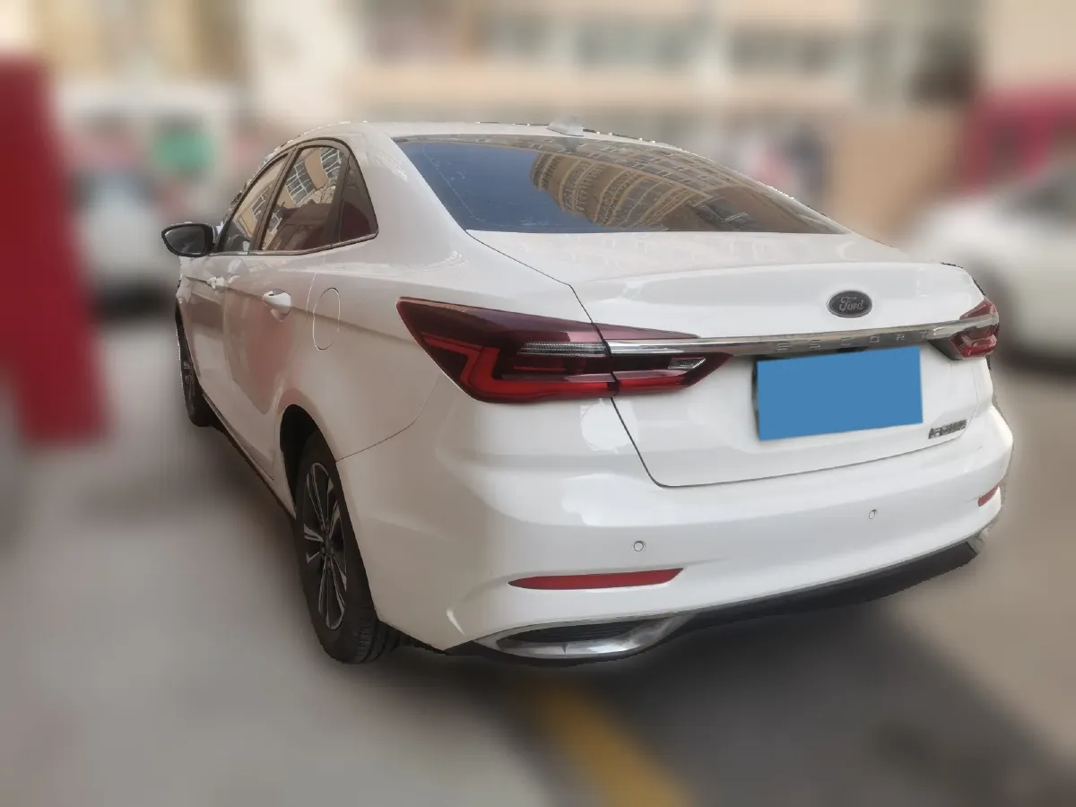 2021 Ford Escort 1.5L 122HP L3 6AT,autocango,china used car exporter,china ev exporter,chinese used car exporter,chinese used ev exporter