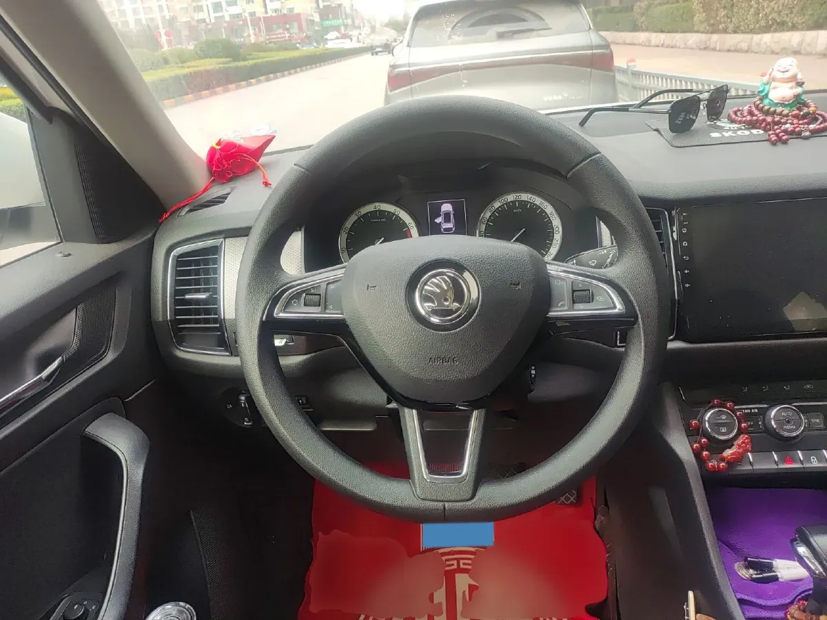 2018 Skoda Kodiak 2.0T 186HP L4 7DCT,autocango,china used car exporter,china ev exporter,chinese used car exporter,chinese used ev exporter