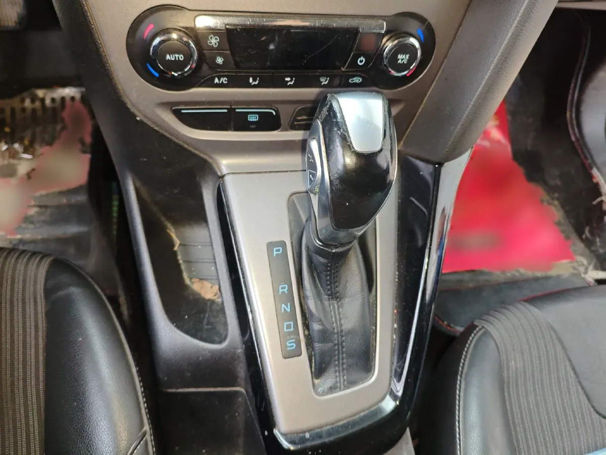 2012 Ford Focus 1.6L 125HP L4 6DCT,autocango,china used car exporter,china ev exporter,chinese used car exporter,chinese used ev exporter