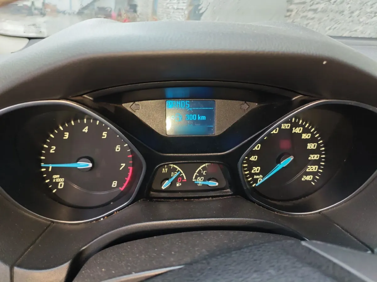 2012 Ford Focus 1.6L 125HP L4 6DCT,autocango,china used car exporter,china ev exporter,chinese used car exporter,chinese used ev exporter