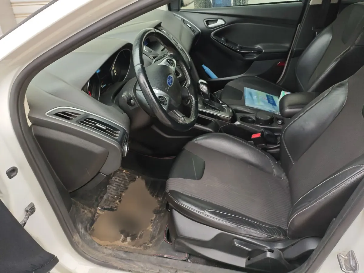 2012 Ford Focus 1.6L 125HP L4 6DCT,autocango,china used car exporter,china ev exporter,chinese used car exporter,chinese used ev exporter