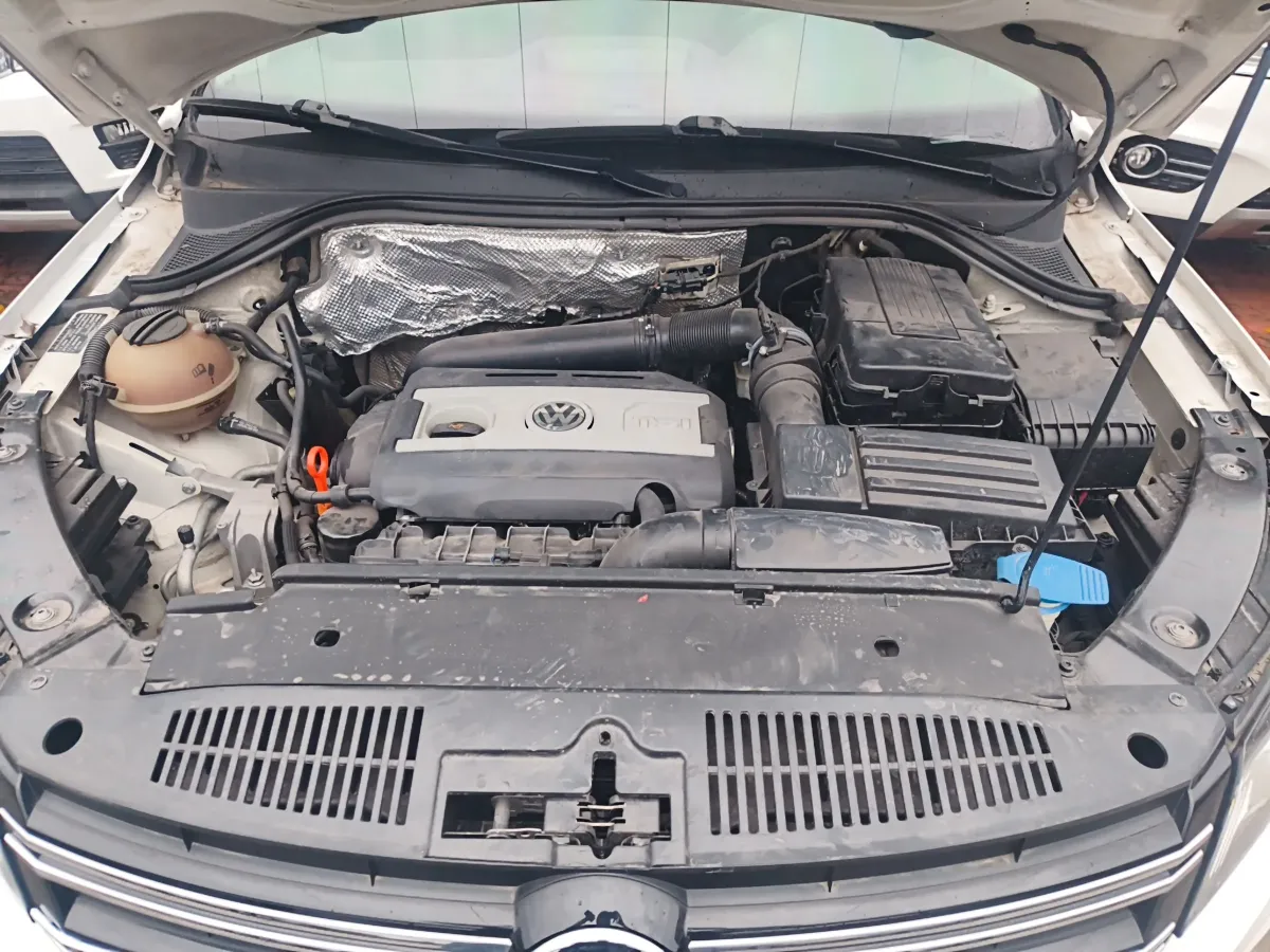 2013 Volkswagen Tiguan 1.8T 160HP L4 6AT,autocango,china used car exporter,china ev exporter,chinese used car exporter,chinese used ev exporter