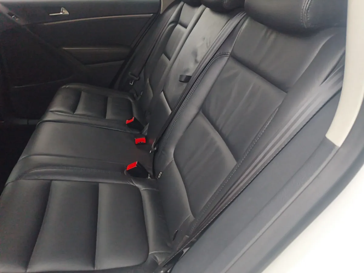 2013 Volkswagen Tiguan 1.8T 160HP L4 6AT,autocango,china used car exporter,china ev exporter,chinese used car exporter,chinese used ev exporter