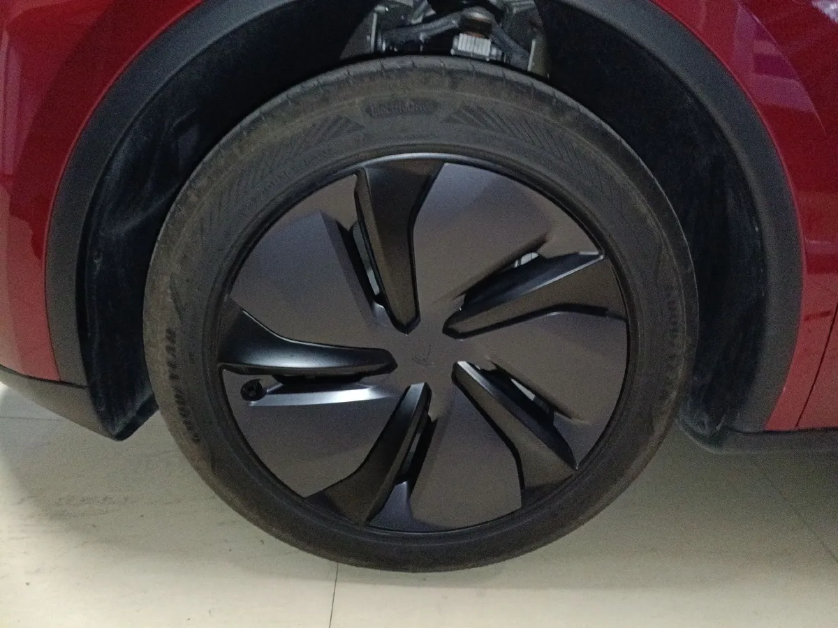 2025 Tesla Model Y BEV 62.5KWH,autocango,china used car exporter,china ev exporter,chinese used car exporter,chinese used ev exporter