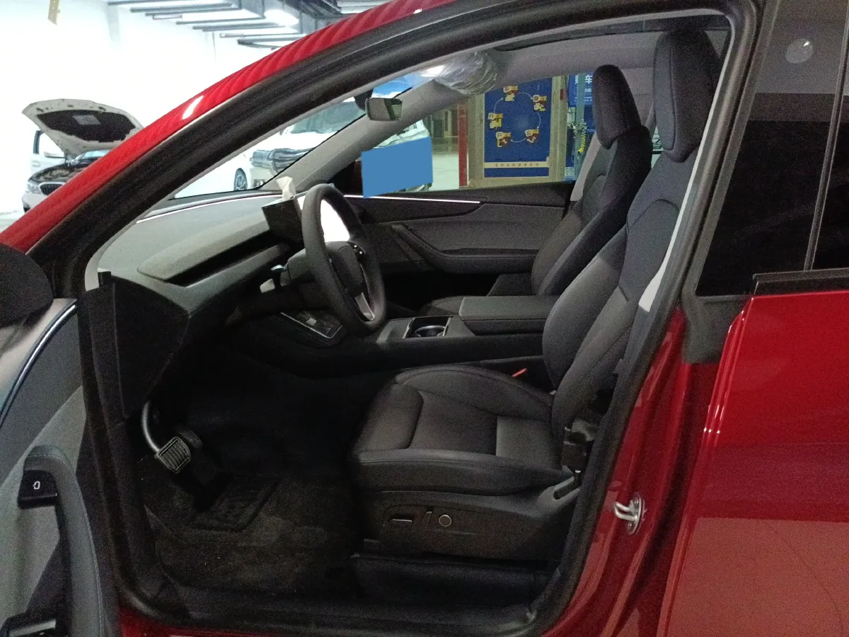 2025 Tesla Model Y BEV 62.5KWH,autocango,china used car exporter,china ev exporter,chinese used car exporter,chinese used ev exporter