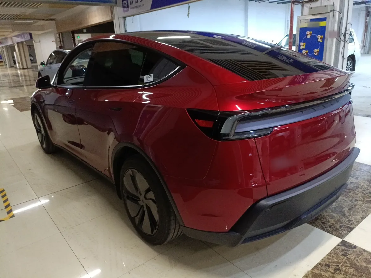 2025 Tesla Model Y BEV 62.5KWH,autocango,china used car exporter,china ev exporter,chinese used car exporter,chinese used ev exporter