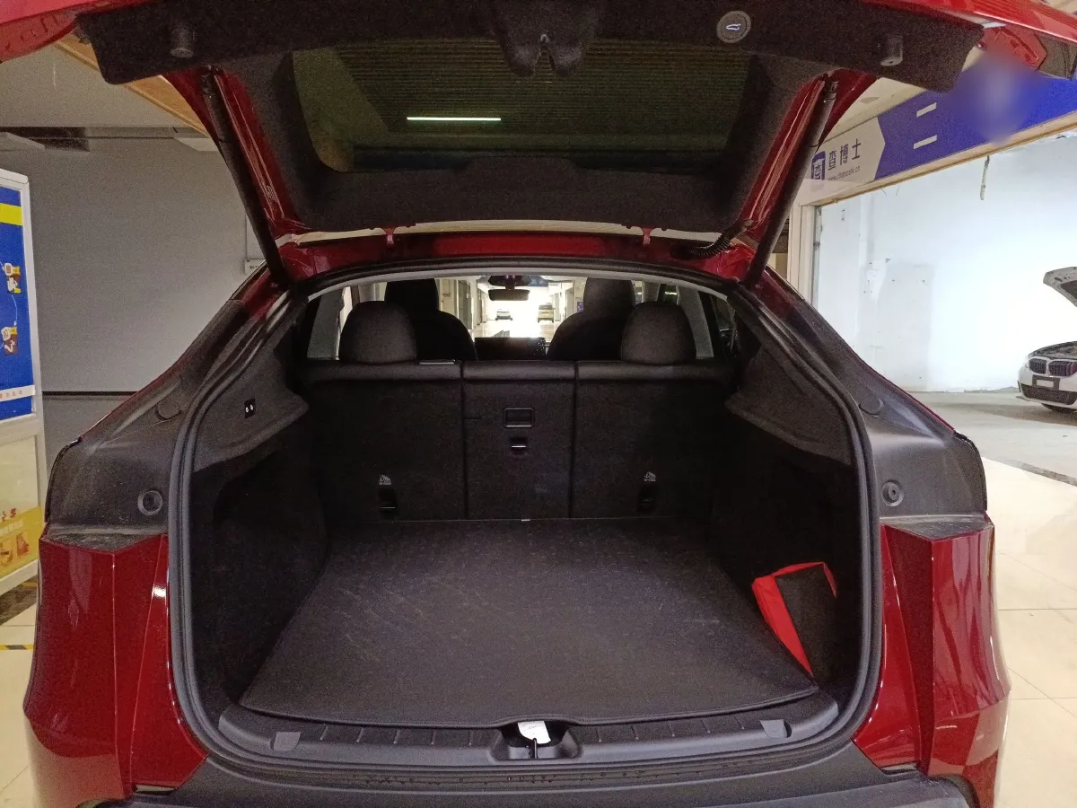 2025 Tesla Model Y BEV 62.5KWH,autocango,china used car exporter,china ev exporter,chinese used car exporter,chinese used ev exporter