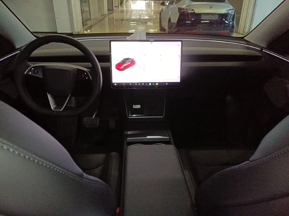 2025 Tesla Model Y BEV 62.5KWH,autocango,china used car exporter,china ev exporter,chinese used car exporter,chinese used ev exporter