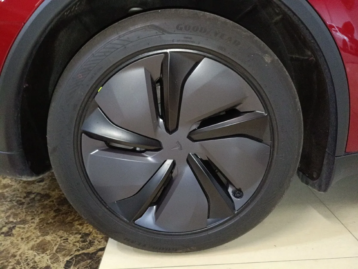 2025 Tesla Model Y BEV 62.5KWH,autocango,china used car exporter,china ev exporter,chinese used car exporter,chinese used ev exporter