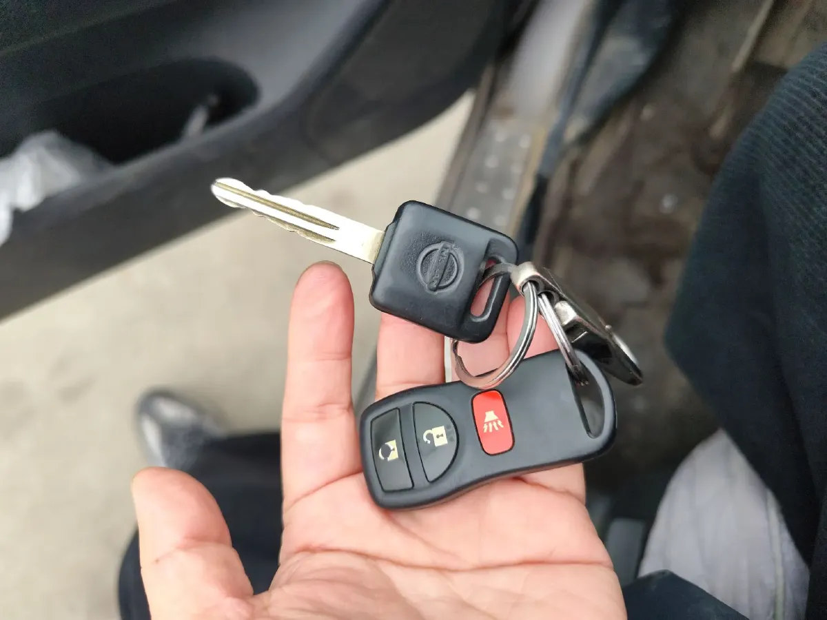 2013 Nissan Livina 1.6L 124HP L4 5MT,autocango,china used car exporter,china ev exporter,chinese used car exporter,chinese used ev exporter