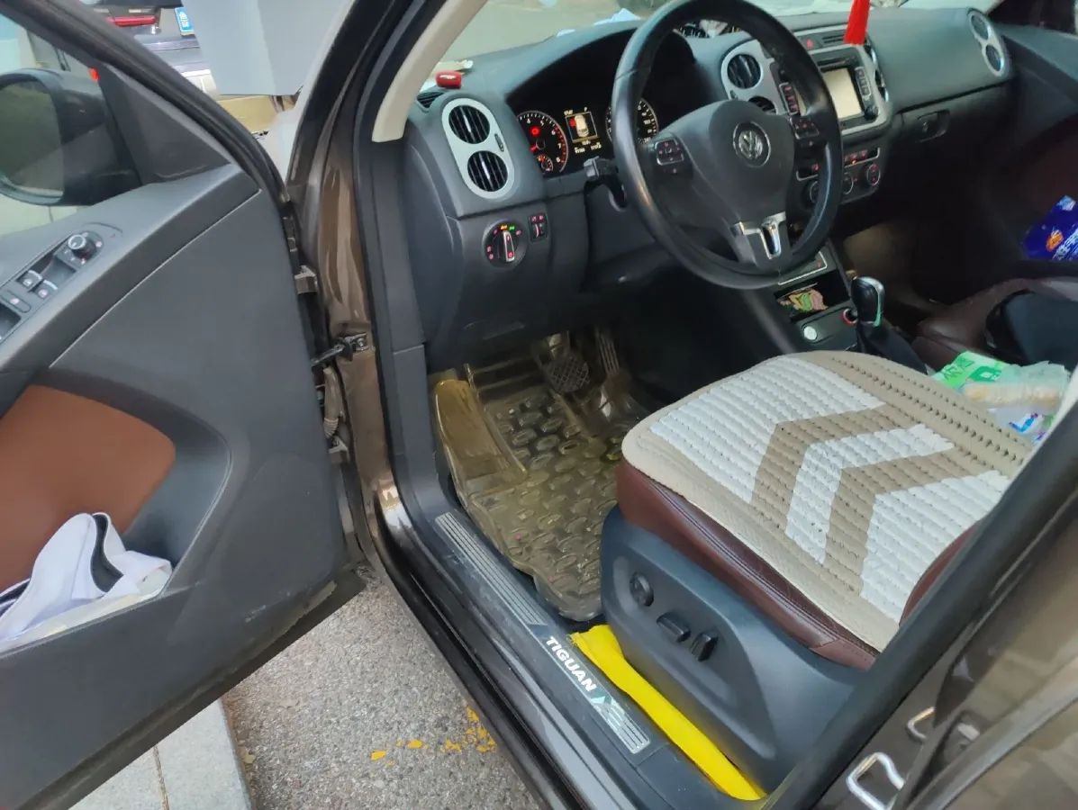 2015 Volkswagen Tiguan 1.8T 160HP L4 6AT,autocango,china used car exporter,china ev exporter,chinese used car exporter,chinese used ev exporter