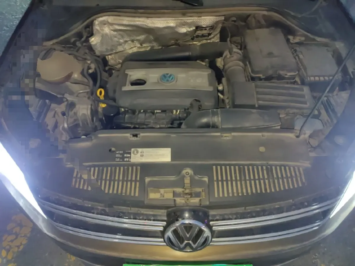 2015 Volkswagen Tiguan 1.8T 160HP L4 6AT,autocango,china used car exporter,china ev exporter,chinese used car exporter,chinese used ev exporter