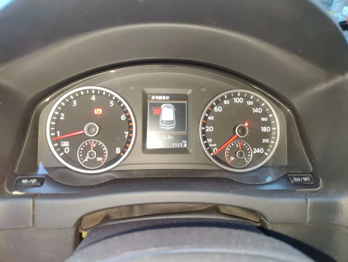 2015 Volkswagen Tiguan 1.8T 160HP L4 6AT,autocango,china used car exporter,china ev exporter,chinese used car exporter,chinese used ev exporter