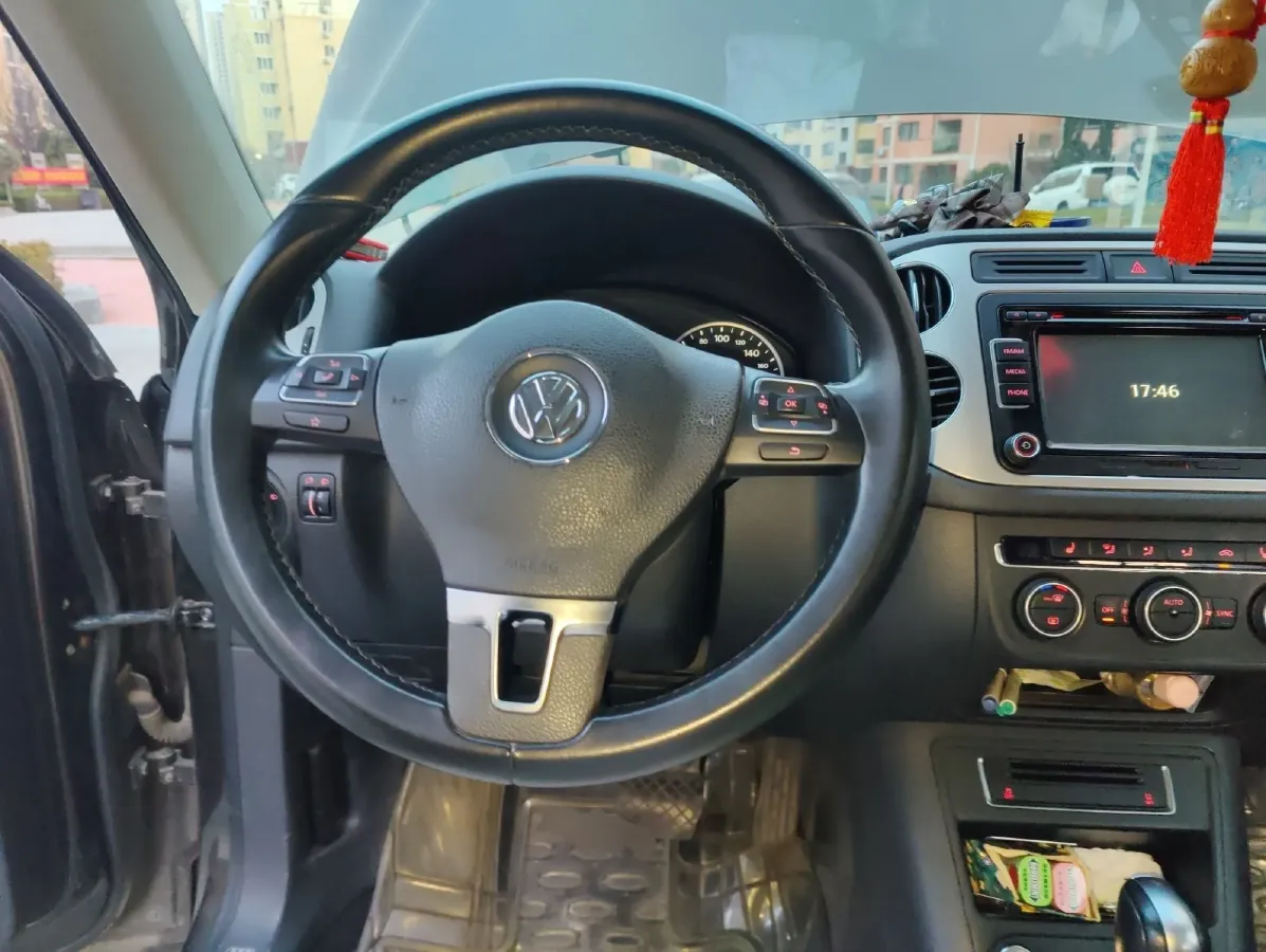 2015 Volkswagen Tiguan 1.8T 160HP L4 6AT,autocango,china used car exporter,china ev exporter,chinese used car exporter,chinese used ev exporter