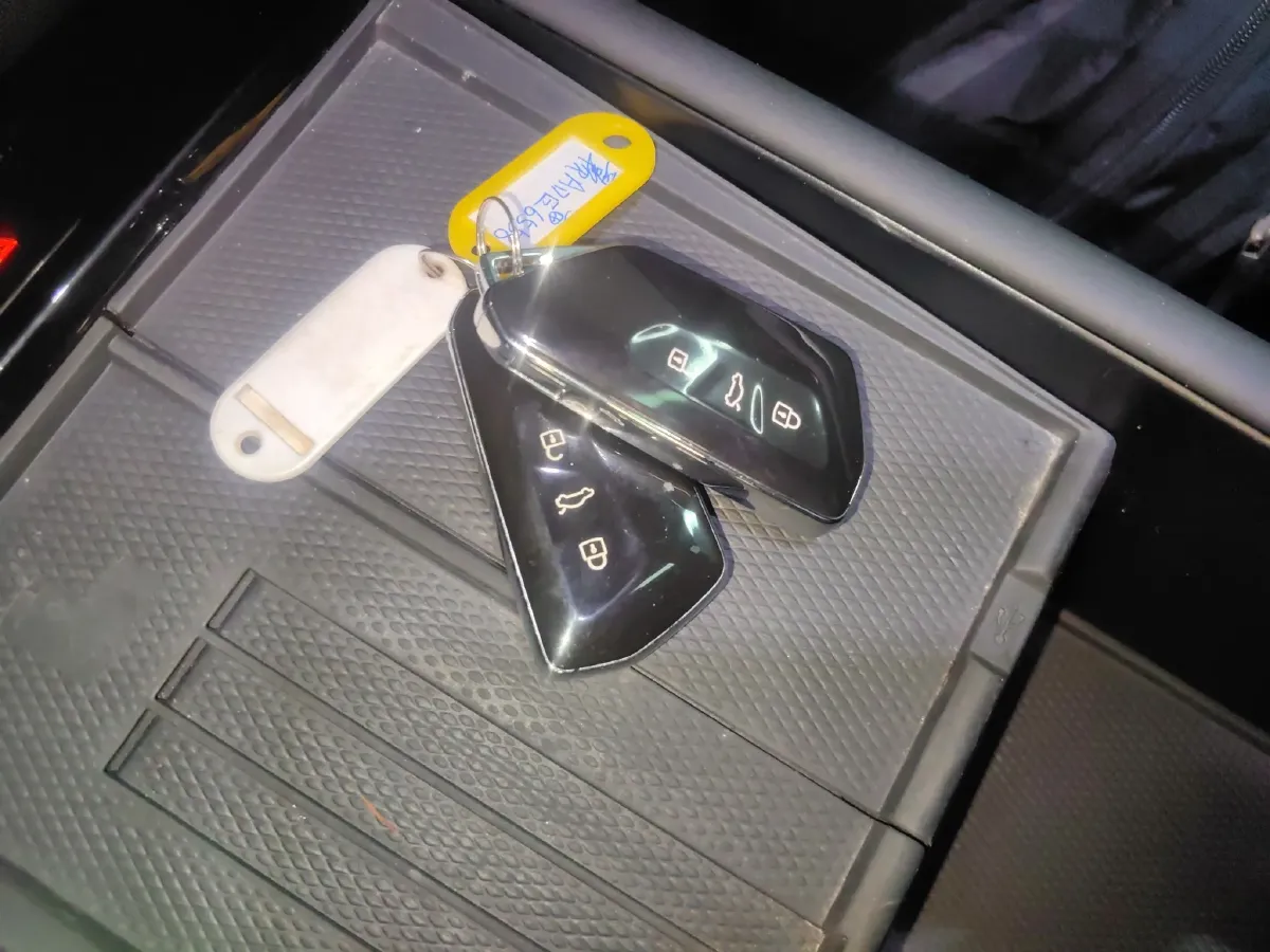 2024 Volkswagen ID.UNYX 06 BEV 80.2KWH,autocango,china used car exporter,china ev exporter,chinese used car exporter,chinese used ev exporter