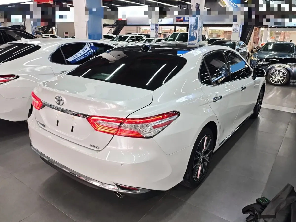 2023 Toyota Camry 2.5L 207HP L4 8AT,autocango,china used car exporter,china ev exporter,chinese used car exporter,chinese used ev exporter