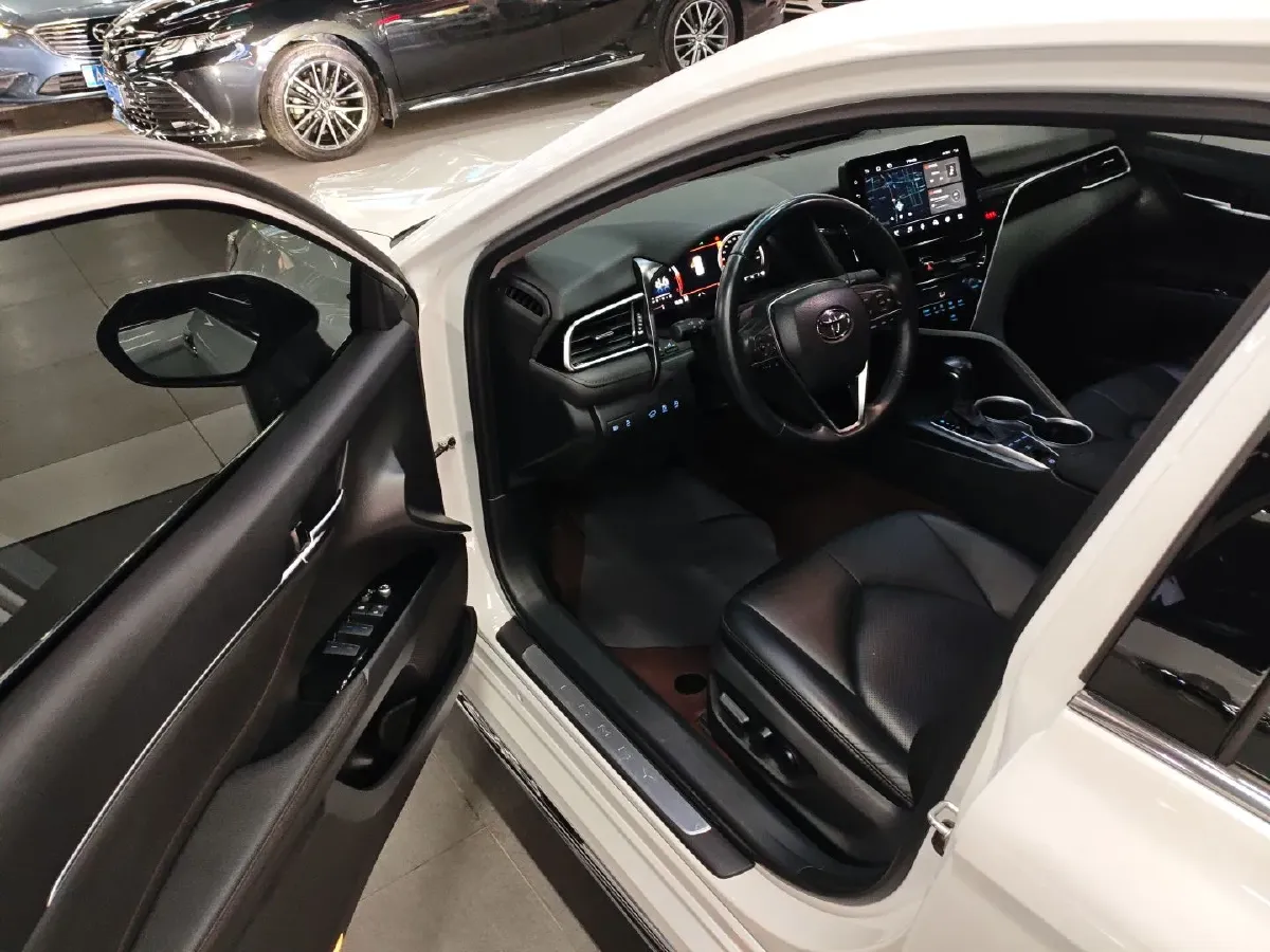 2023 Toyota Camry 2.5L 207HP L4 8AT,autocango,china used car exporter,china ev exporter,chinese used car exporter,chinese used ev exporter