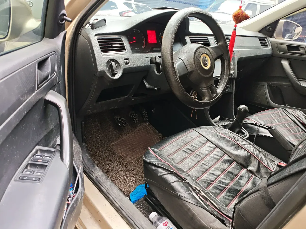 2013 Volkswagen Santana 1.6L 110HP L4 5MT,autocango,china used car exporter,china ev exporter,chinese used car exporter,chinese used ev exporter