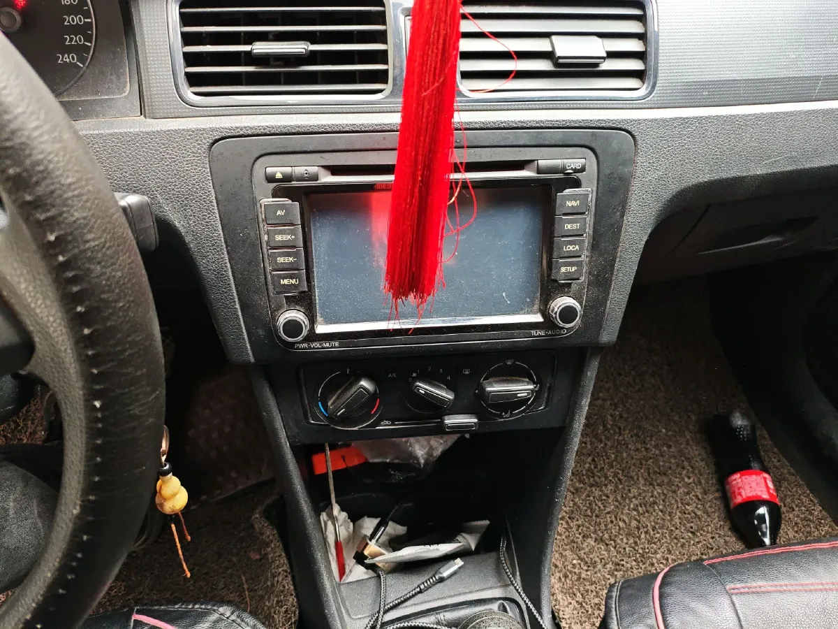 2013 Volkswagen Santana 1.6L 110HP L4 5MT,autocango,china used car exporter,china ev exporter,chinese used car exporter,chinese used ev exporter