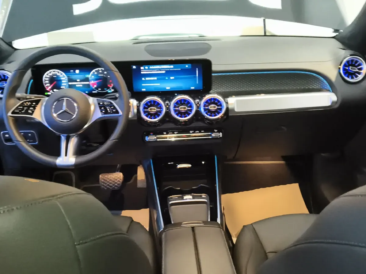 2024 Mercedes-Benz GLB Class 2.0T 190HP L4 8DCT,autocango,china used car exporter,china ev exporter,chinese used car exporter,chinese used ev exporter