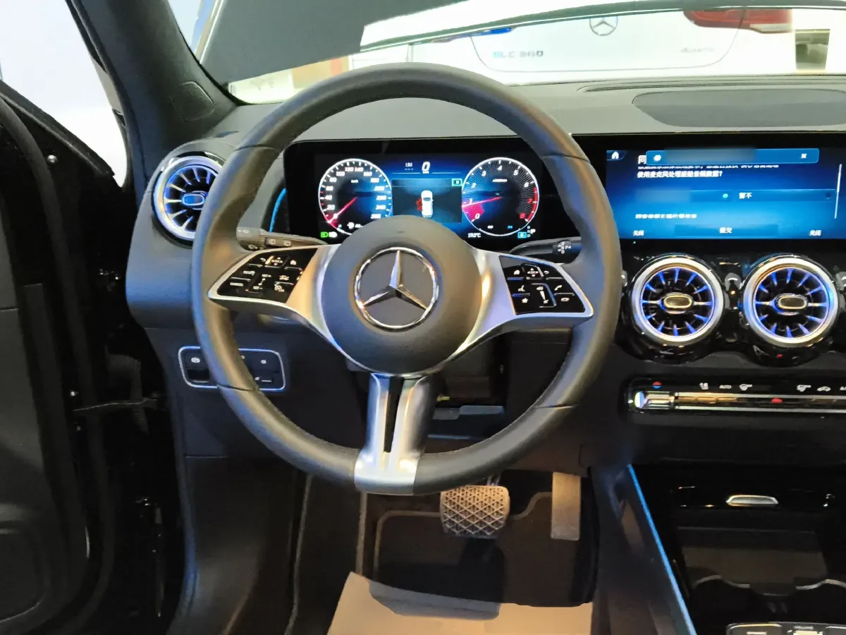 2024 Mercedes-Benz GLB Class 2.0T 190HP L4 8DCT,autocango,china used car exporter,china ev exporter,chinese used car exporter,chinese used ev exporter