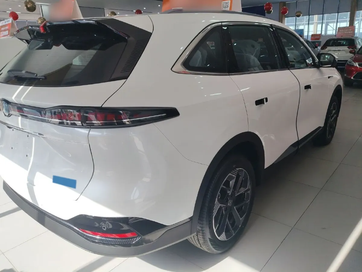 2025 ChangAn CS75 Plus 1.5T 192HP L4 8AT,autocango,china used car exporter,china ev exporter,chinese used car exporter,chinese used ev exporter