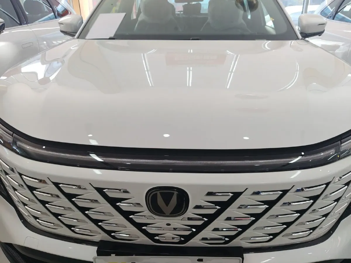 2025 ChangAn CS75 Plus 1.5T 192HP L4 8AT,autocango,china used car exporter,china ev exporter,chinese used car exporter,chinese used ev exporter