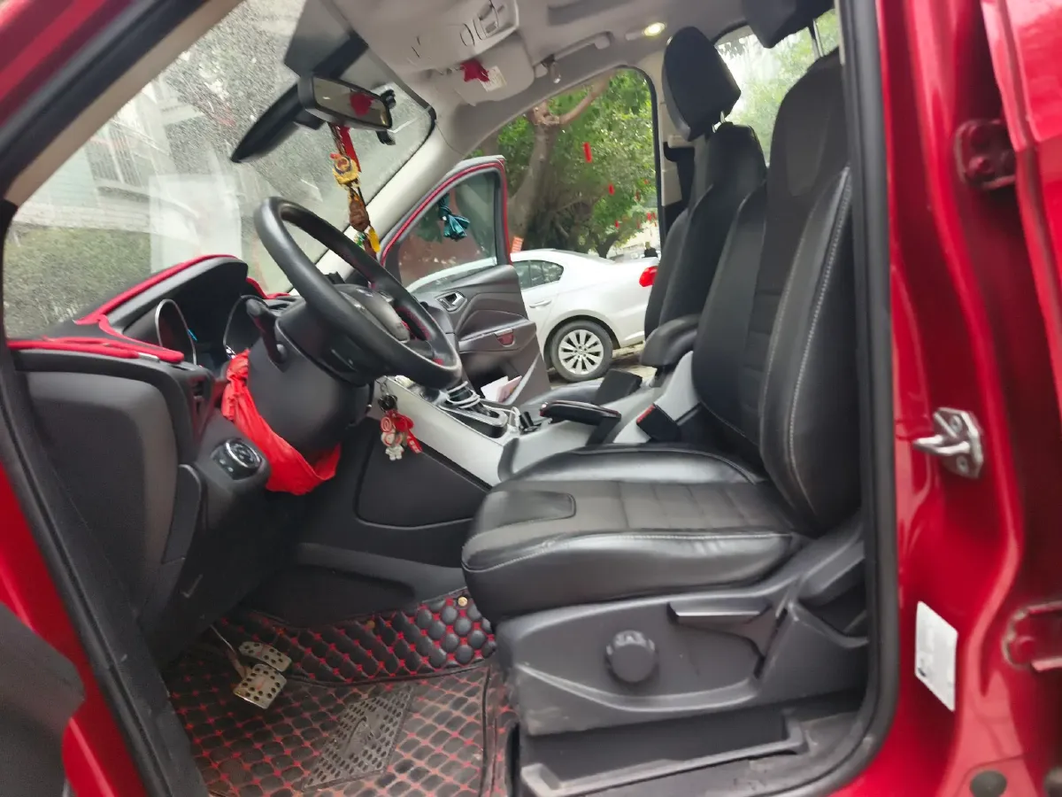 2013 Ford Kuga 1.6T 177HP L4 6AT,autocango,china used car exporter,china ev exporter,chinese used car exporter,chinese used ev exporter