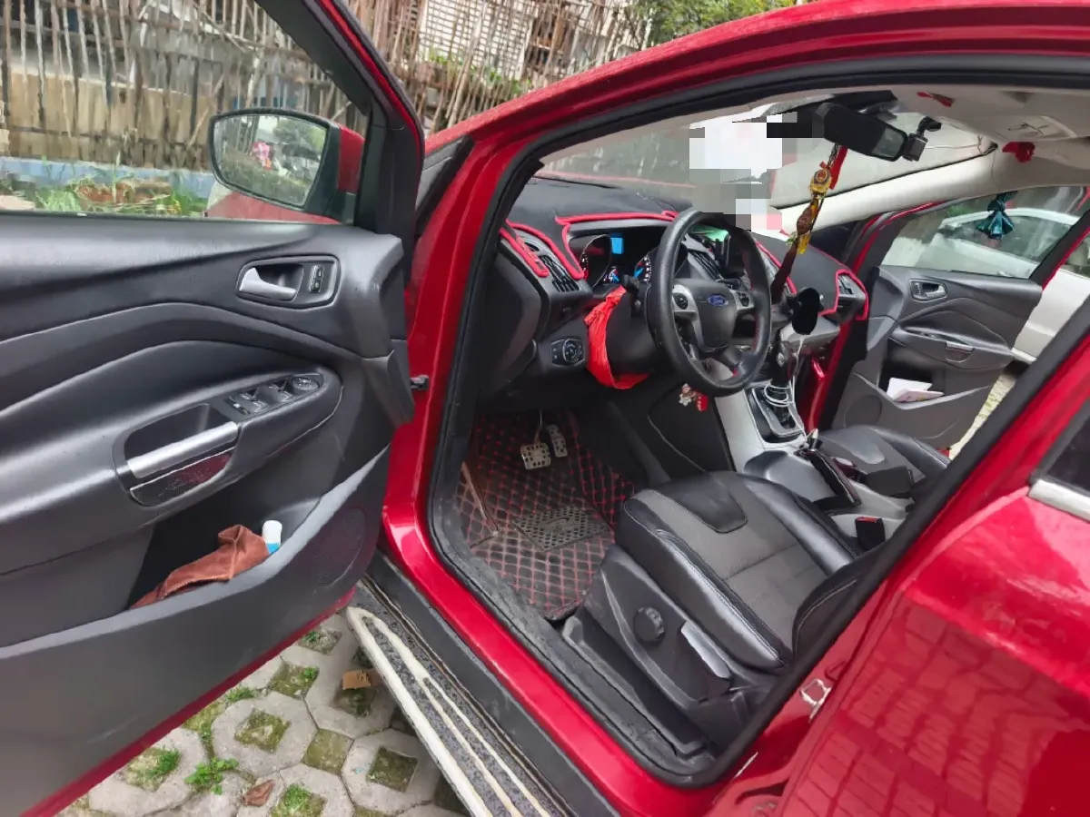 2013 Ford Kuga 1.6T 177HP L4 6AT,autocango,china used car exporter,china ev exporter,chinese used car exporter,chinese used ev exporter