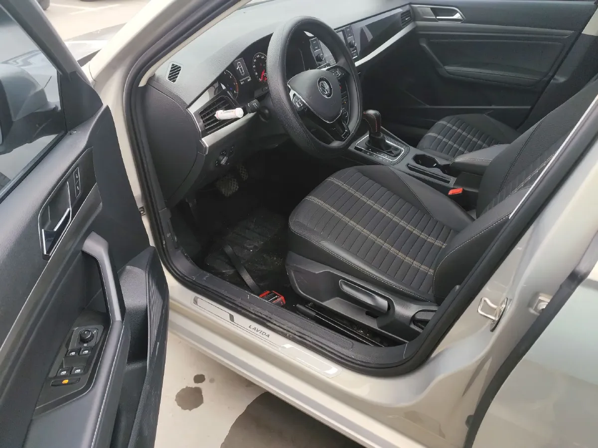 2019 Volkswagen T-Cross 1.4T 150HP L4 7DCT,autocango,china used car exporter,china ev exporter,chinese used car exporter,chinese used ev exporter