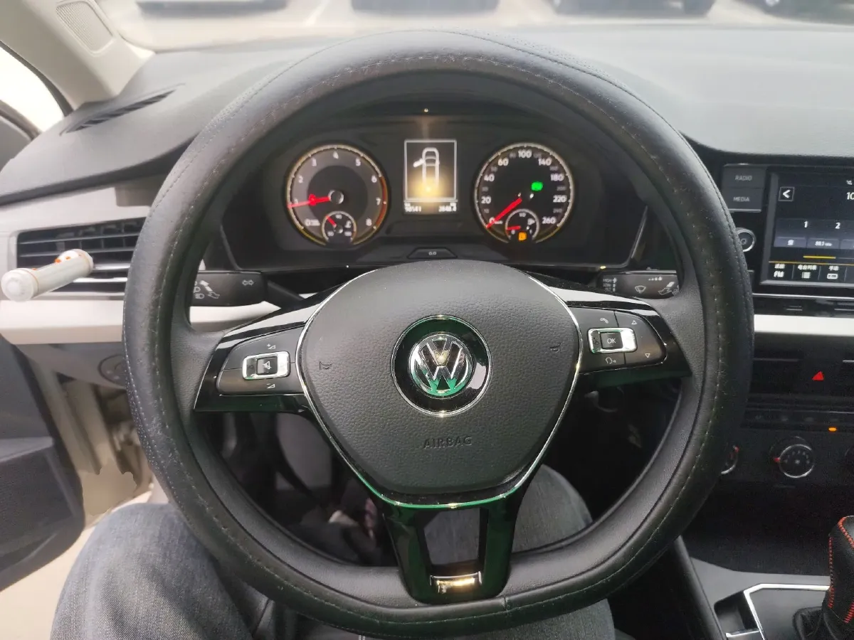 2019 Volkswagen T-Cross 1.4T 150HP L4 7DCT,autocango,china used car exporter,china ev exporter,chinese used car exporter,chinese used ev exporter